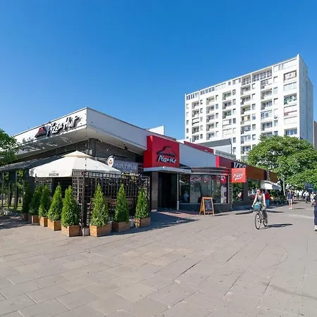 Апартаменты Rent Like - Aleja Solidarnosci 68 *